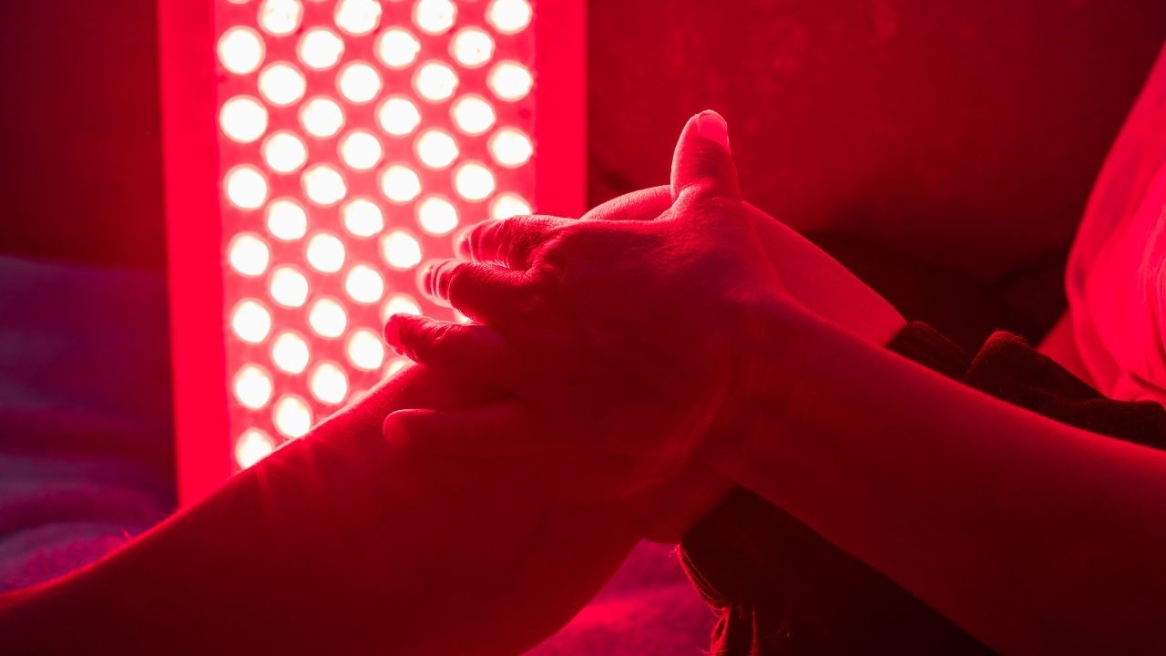 red light therapy device for leg pain at home